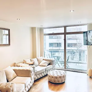  Apartment Luxe Apt In The Heart Of Ireland